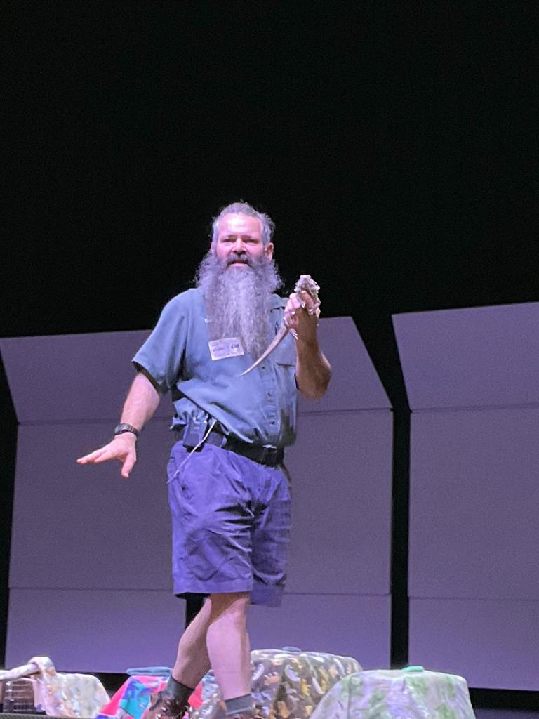 Sparks Ark - vertebrate kingdom presentation to MIW 3rd graders